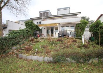 Exklusives Wohnen auf 120m²: möbliert, mit Garten, Garage u. Stellplatz, 69168 Wiesloch, Wohnung