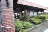 Hausansicht - L- Bungalow: 153m², außergewöhnlich u. authentisch mit Garage