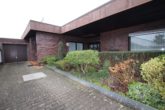 Hausansicht - L- Bungalow: 153m², außergewöhnlich u. authentisch mit Garage