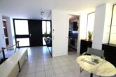 Stilvolles Wohnen in Hockenheim: Barrierefreier Bungalow mit Erbbauvertrag - Entrée, Küche