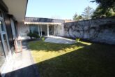 Stilvolles Wohnen in Hockenheim: Barrierefreier Bungalow mit Erbbauvertrag - Garten