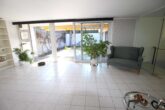 Stilvolles Wohnen in Hockenheim: Barrierefreier Bungalow mit Erbbauvertrag - zum Garten