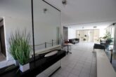 Stilvolles Wohnen in Hockenheim: Barrierefreier Bungalow mit Erbbauvertrag - Entrée