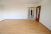 Wohnzimmer - 3 ZKB, 83m², mit Lift, Balkon und Stellplatz