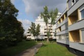 Hausansicht - Schönes Wohnen in Sandhausen: 3 ZKB, 91m², mit Sonnenbalkon und Tiefgaragenstellplatz