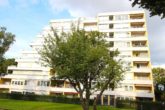 Hausansicht - Schönes Wohnen in Sandhausen: 3 ZKB, 91m², mit Sonnenbalkon und Tiefgaragenstellplatz