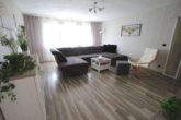 Wohnzimmer - Gepflegt und mit viel Platz: 4 ZKB auf 99m² inkl. Stellplatz in Eppelheim
