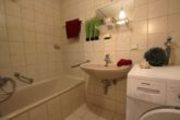 Badezimmer - Für Kapitalanleger: 2- Zimmer-Wohnung mit Balkon und Tiefgaragenstellplatz in Leimen