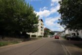 Straßenansicht - Für Kapitalanleger: 2- Zimmer-Wohnung mit Balkon und Tiefgaragenstellplatz in Leimen