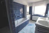 Badezimmer - Einfamilienhaus: 132m² , sehr gepflegt, mit Garten und 2 Garagen