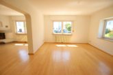Wohnzimmer - Einfamilienhaus, freistehend, 5ZKB auf 190m²: Schönes Wohnen mit gr. Terrasse u.Garten in Walldorf