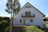 Hausansicht - Einfamilienhaus, freistehend, 5ZKB auf 190m²: Schönes Wohnen mit gr. Terrasse u.Garten in Walldorf