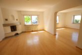 Wohnzimmer - Einfamilienhaus, freistehend, 5ZKB auf 190m²: Schönes Wohnen mit gr. Terrasse u.Garten in Walldorf