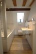 Badezimmer 2. OG - Liebevoll ausgebautes 132m² Fachwerk: mit Ausbaureserve, Garten und Garage