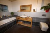 Wohnidylle auf 105m²: DHH mit sonnigem Grundstück in Nußloch - Badezimmer